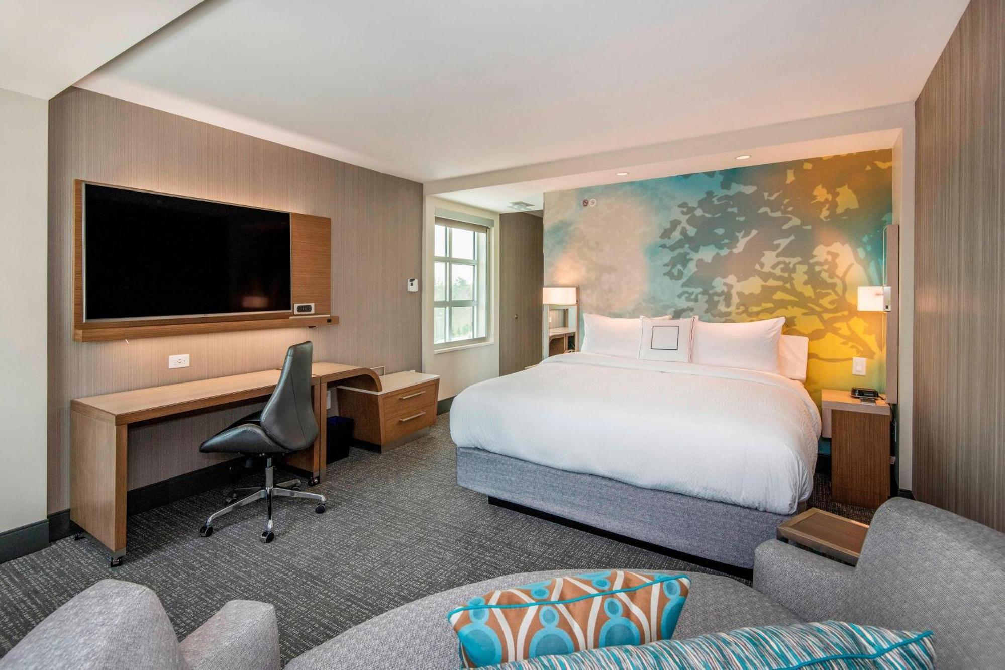 คอร์ตยาร์ด รอลีจ์ แครี/พาร์คไซด์ ทาวน์ คอมมอน Hotel ภายนอก รูปภาพ